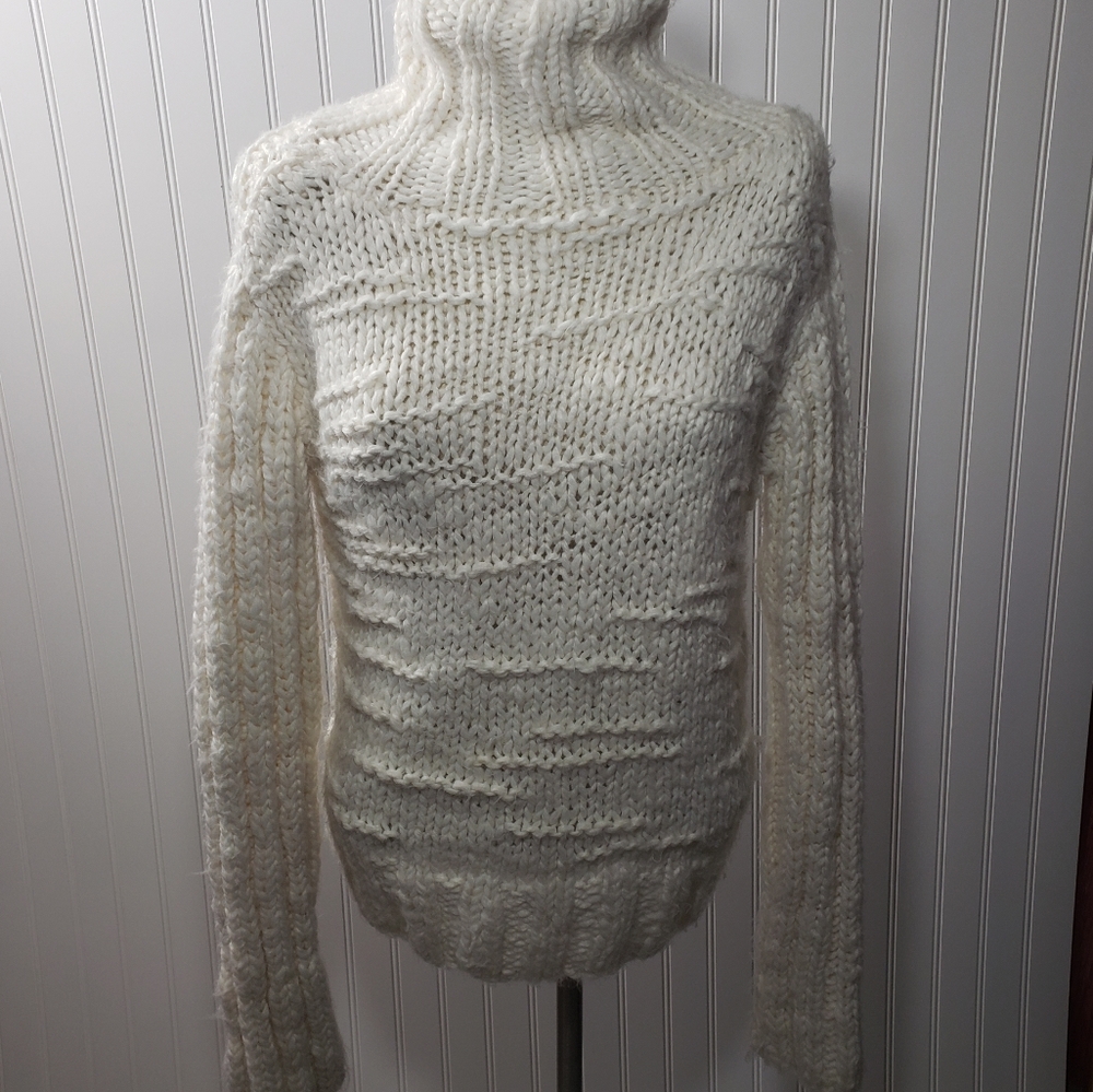 BCBGMaxAzria Ivory Knit Turtleneck Sweater Size M